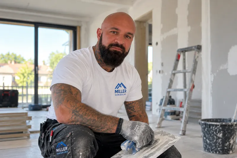 Andreas Miller, Inhaber von Miller Sanierung, auf einer Baustelle in Neuss